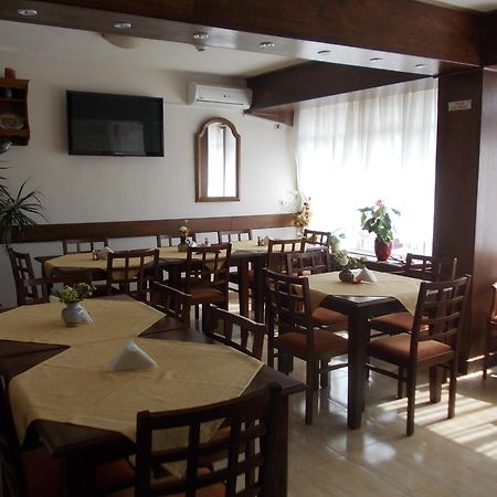 Pension Larisa Arad Esterno foto