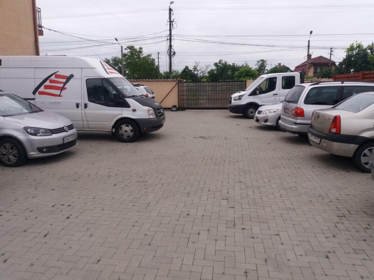 Pension Larisa Arad Esterno foto